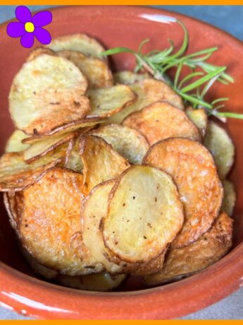 Chips rustiche di patate in friggitrice ad aria