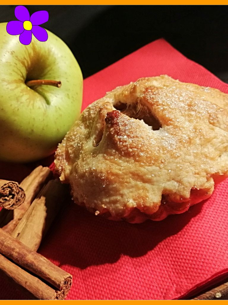 Mini apple pie